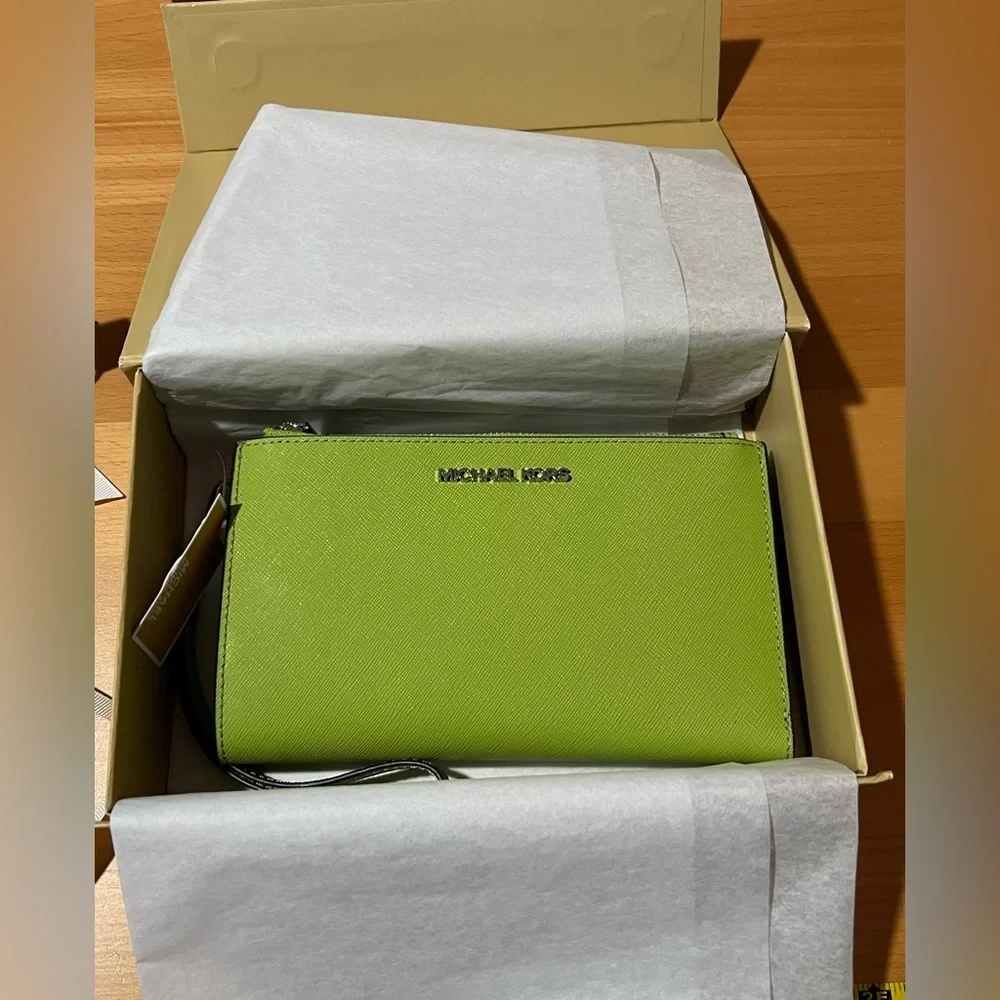 Michael - Michael Kors LEATHER LARGE DOUBLE ZIP WRISTLET LIME Full Inclusion